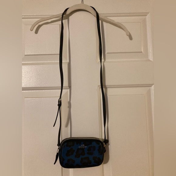 Coach Cross Body - Picture 11 of 11